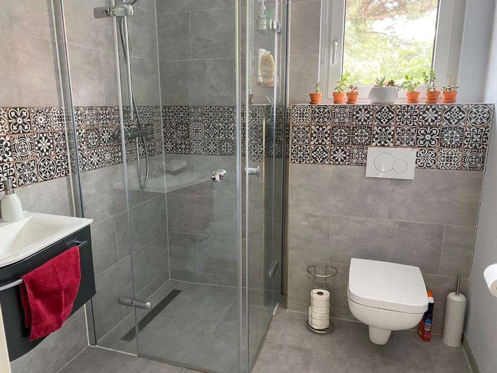 Schoenes Privatzimmer Region Hannover Springe Exterior foto